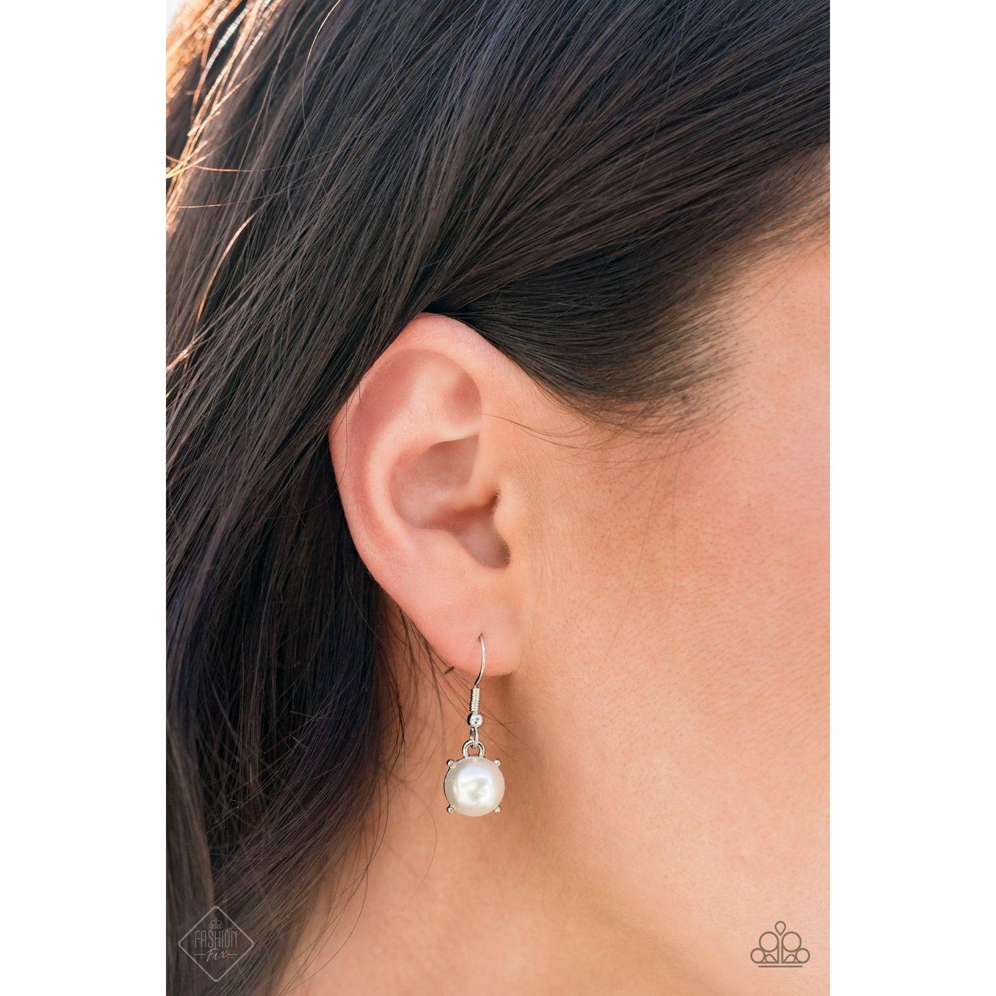 Go-Getter Gleam - White Necklace Fashion Fix