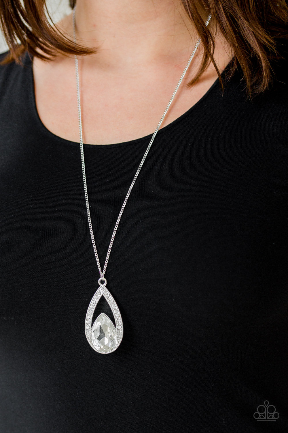 Notorious Noble - White Necklace 858