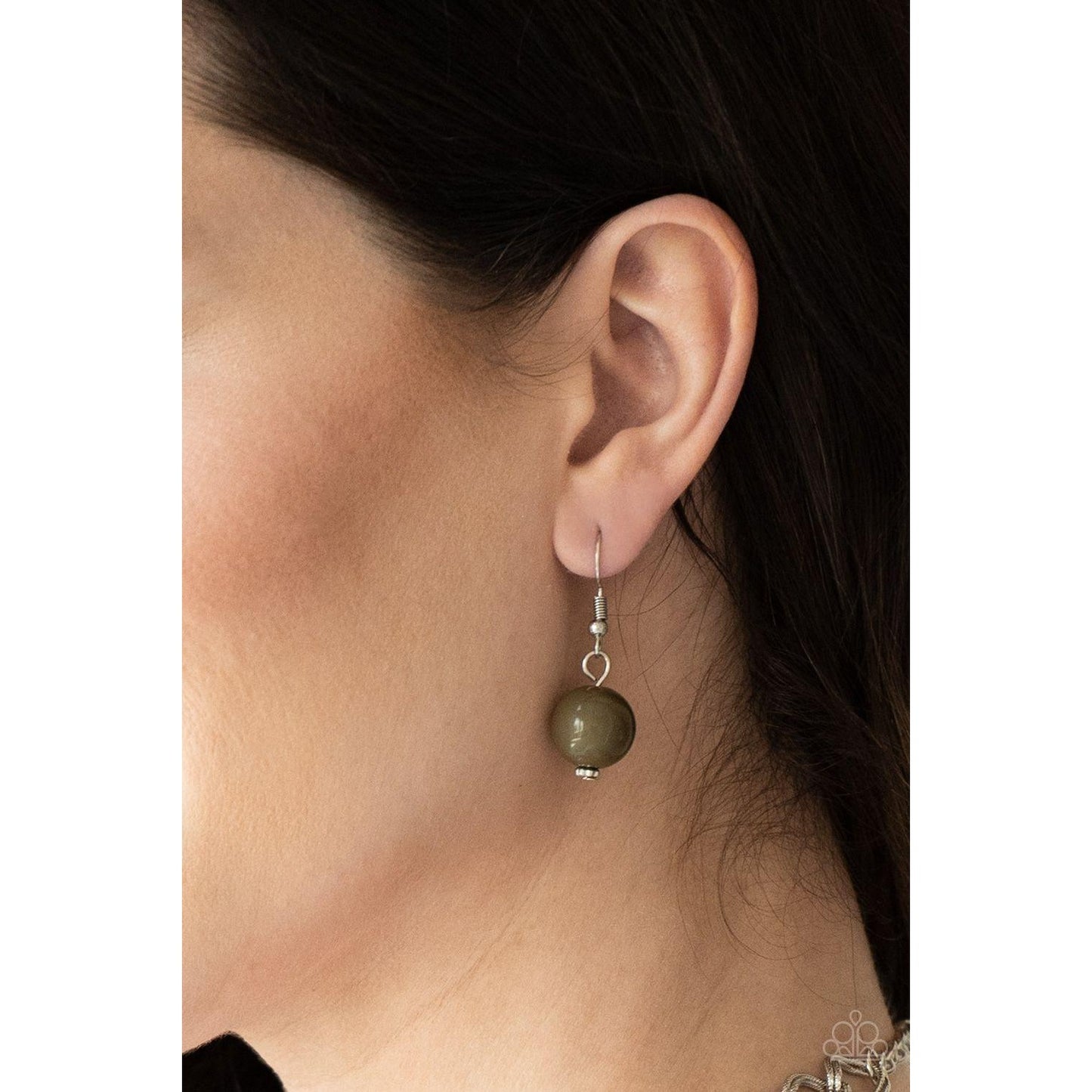 Gorgeously Globetrotter – Green Necklace 1398